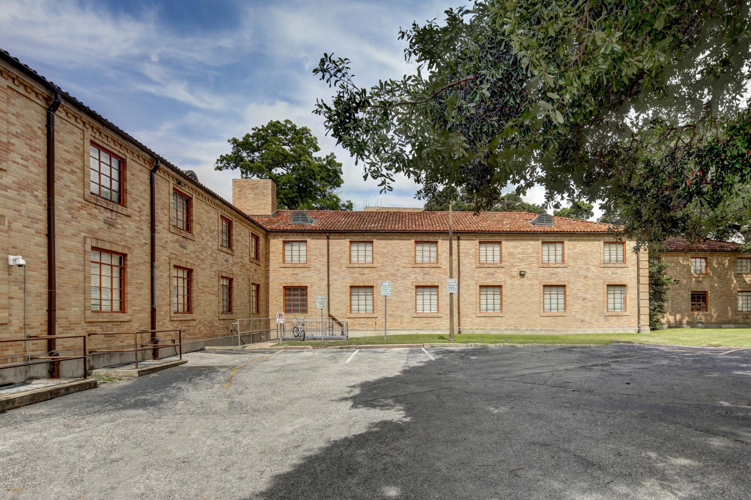 Creekside Hall University Housing and Dining