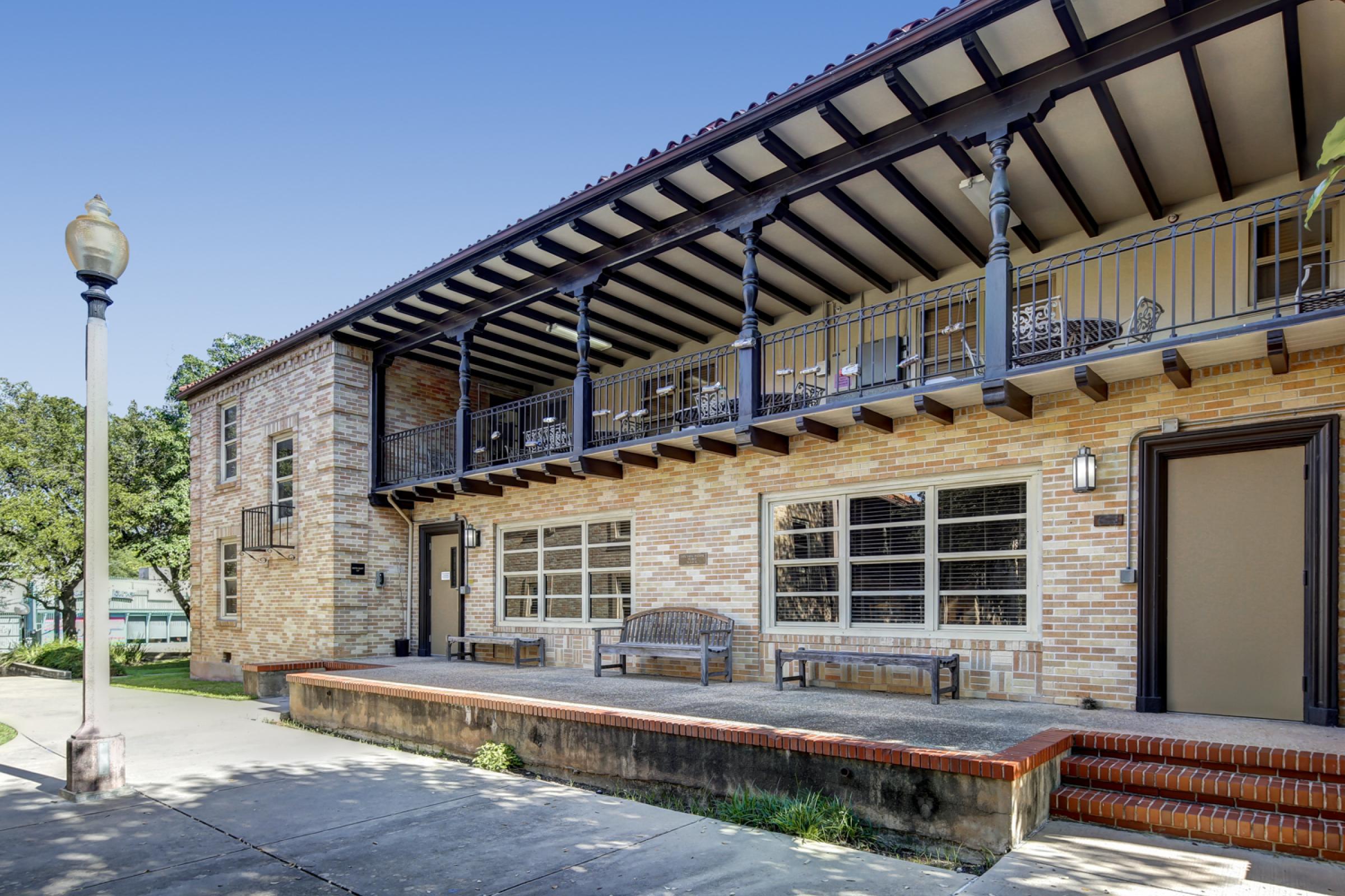 Whitis Court University Housing and Dining