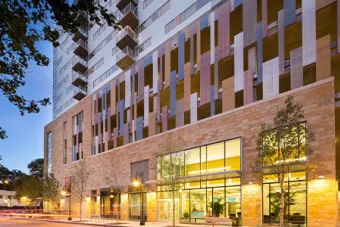 The entrance of 2400 Nueces